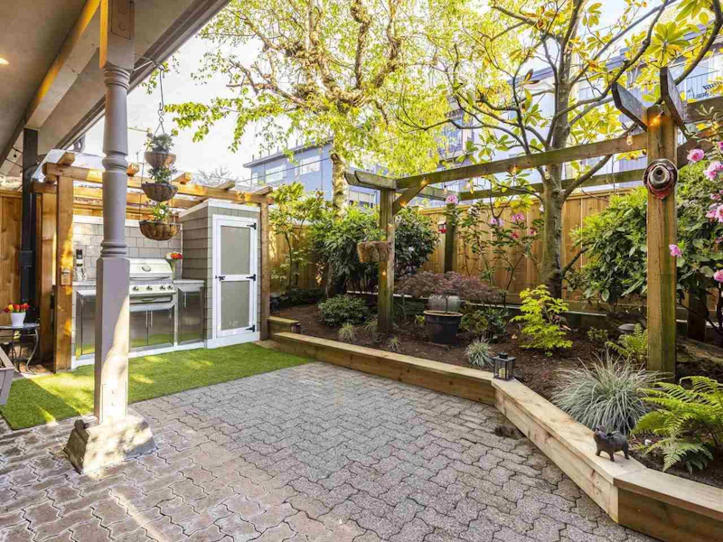 5 - 1620 Balsam Street, Vancouver BC V6K 3M1