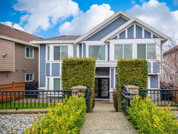6982 Broadway, Burnaby, BC, V5B 2Z1