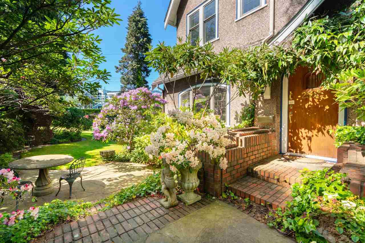 2588 Courtenay Street, Vancouver, BC, V6R 3X3