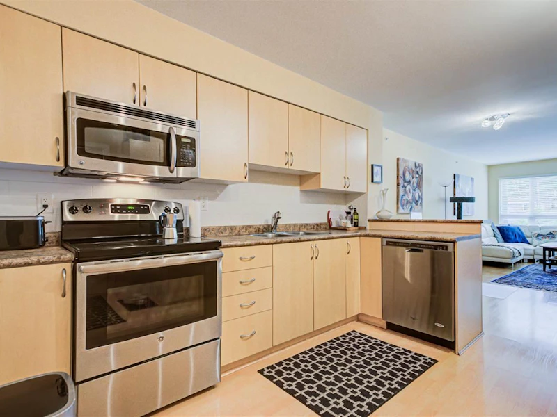 203 - 3423 E Hastings Street, Vancouver BC V5K 2A5