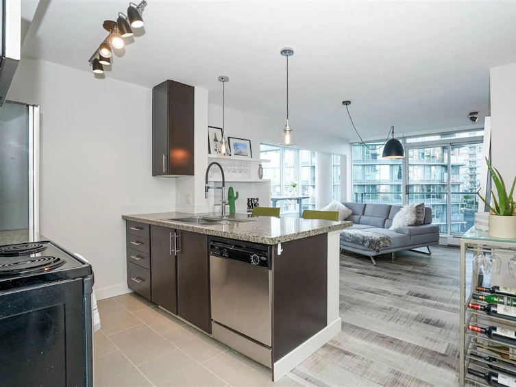 1106-688 Abbott Street, Vancouver, BC, V6B 0B9