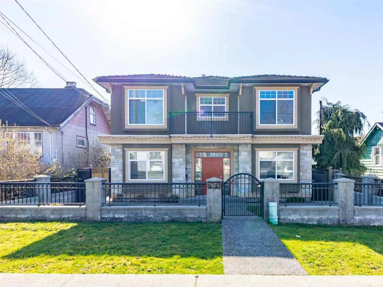 7474 18th Avenue, Burnaby, BC, V3N 1H7