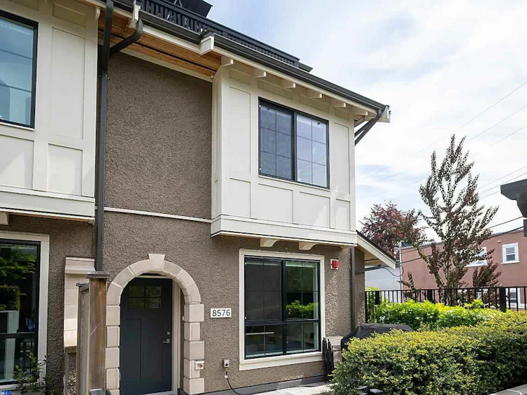 8576 Osler Street, Vancouver, BC, V6P 0G4
