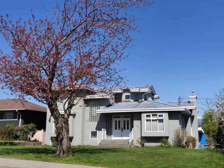 4881 Southlawn Drive, Burnaby, BC, V5C 3S7