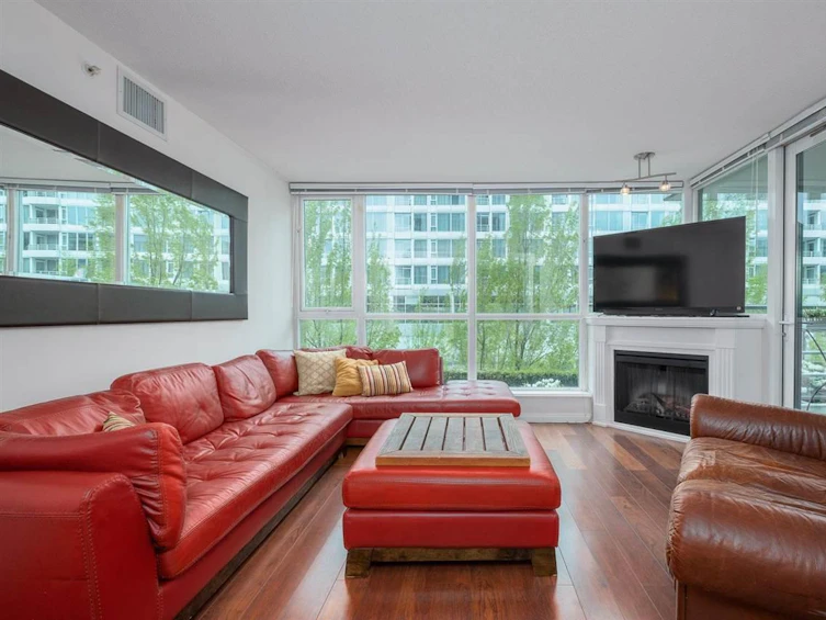 303-138 East Esplanade Avenue, North Vancouver, BC, V7L 4X9