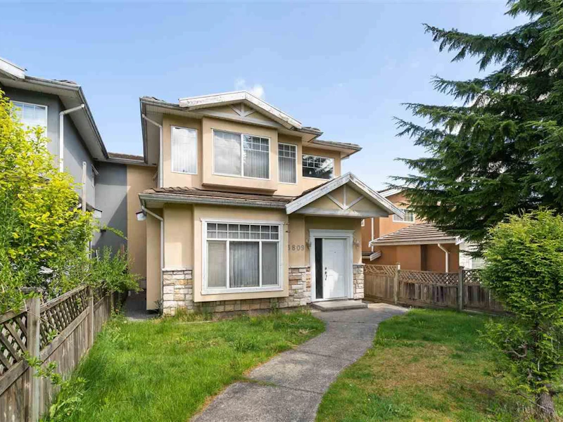 3809 Regent Street, Burnaby BC V5C 4G7