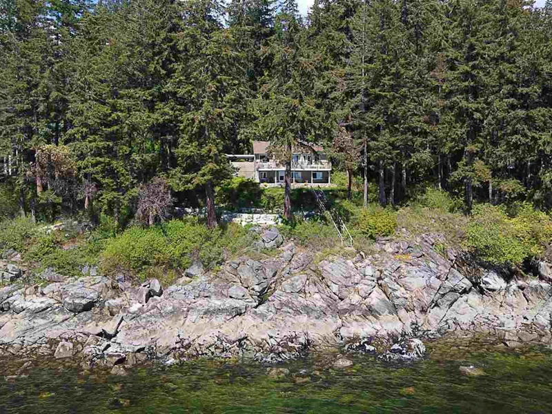 2539 Lower Road, Roberts Creek BC