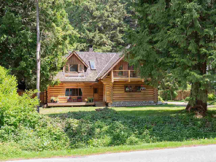 3440 Beach Avenue, Roberts Creek, BC, V0N 2W2