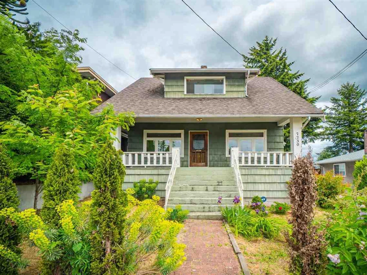 7730 Canada Way, Burnaby, BC, V3N 3K7