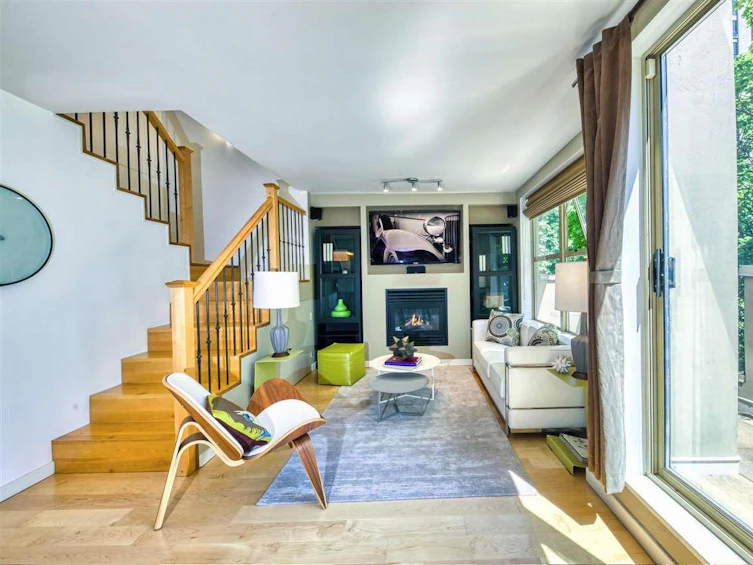 TH8-989 Richards Street, Vancouver, BC, V6B 6R6