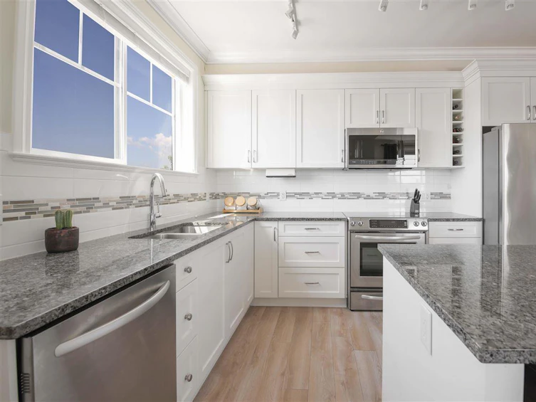 305-11862 226 Street, Maple Ridge, BC, V2X 9C8
