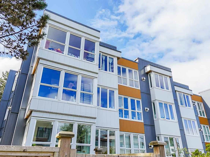106 - 2133 Dundas Street, Vancouver BC V5L 1J7