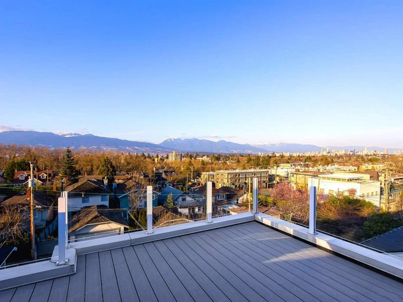 3823 W 11th Avenue, Vancouver BC V6R 2K8