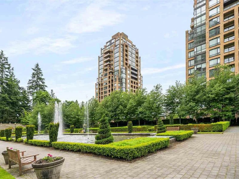 806 - 7388 Sandborne Avenue, Burnaby BC V3N 5C4