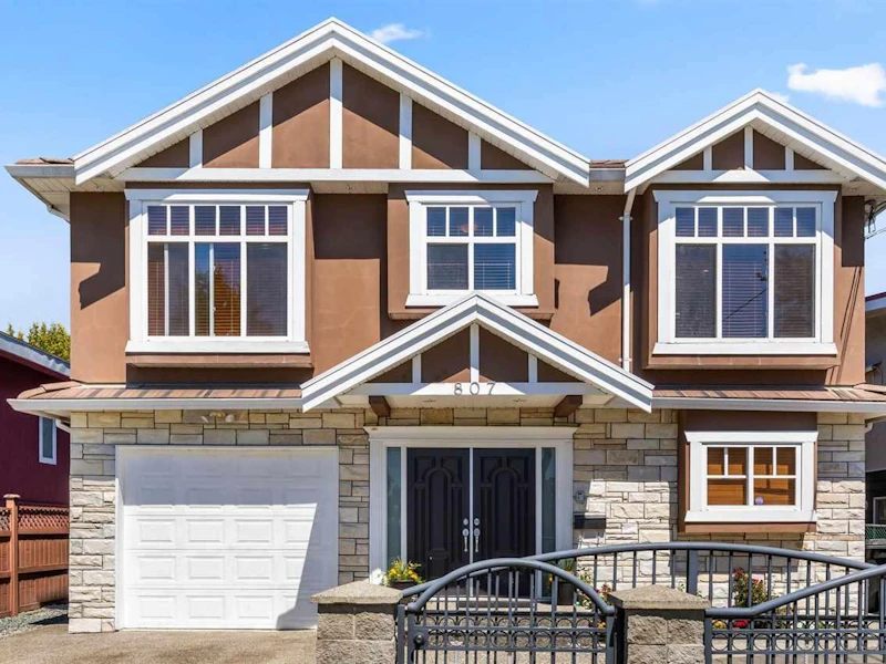 807 E 55th Avenue, Vancouver BC V5X 1N8