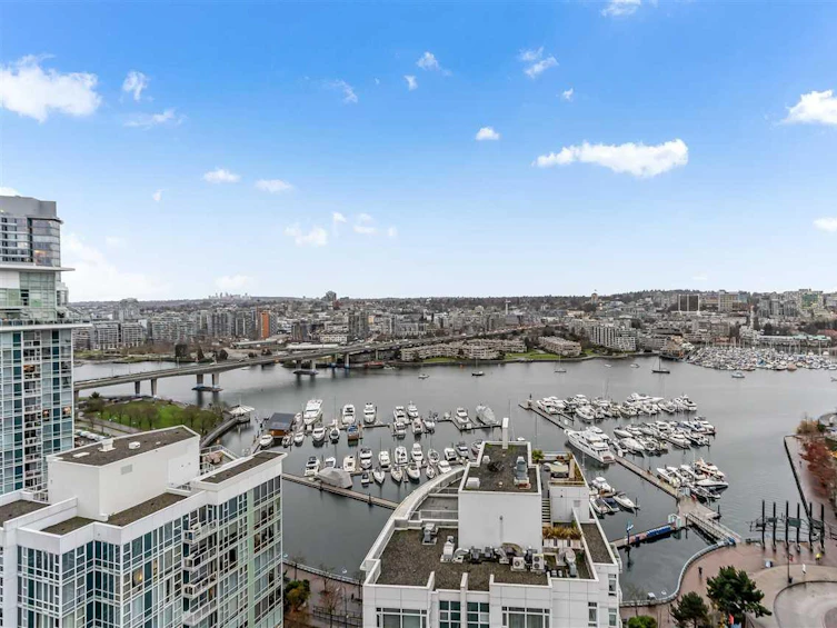 2607-198 Aquarius Mews, Vancouver, BC, V6Z 2Y4