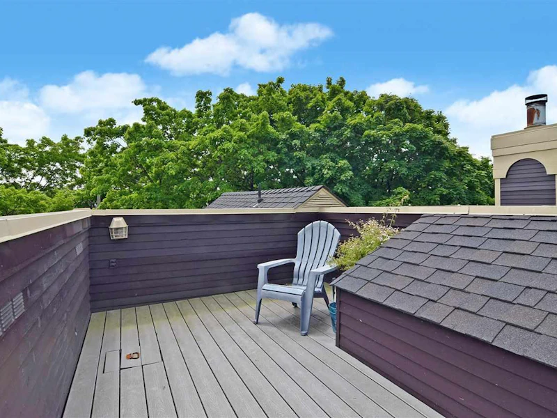 2483 W 8th Avenue, Vancouver BC V6K 2B2
