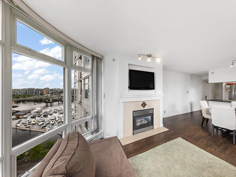 1805-1199 Marinaside Crescent, Vancouver, BC, V6Z 2Y2