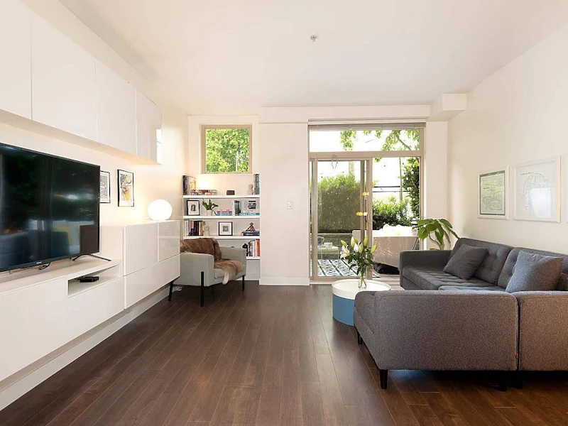 209 - 707 E 20th Avenue, Vancouver BC V5V 0B3