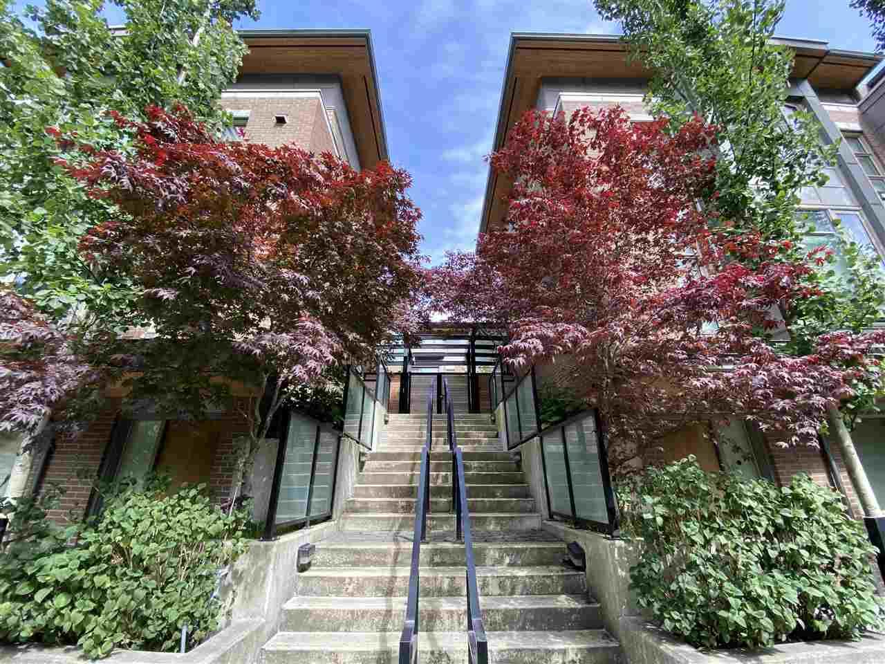 5502 Oak Street, Vancouver, BC, V6M 2V6