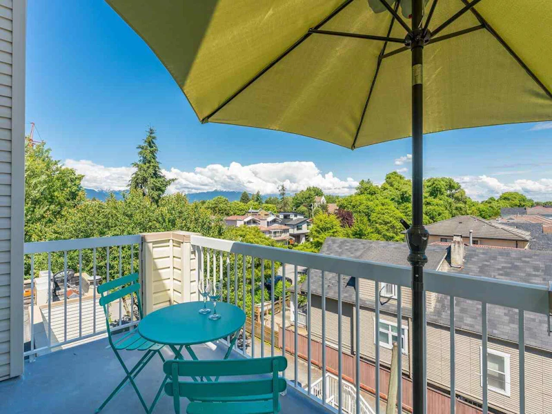 301 - 3624 Fraser Street, Vancouver BC V5V 4C8