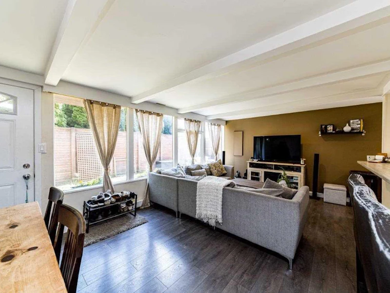 1495 Mountain Highway, North Vancouver BC V7J 2M2