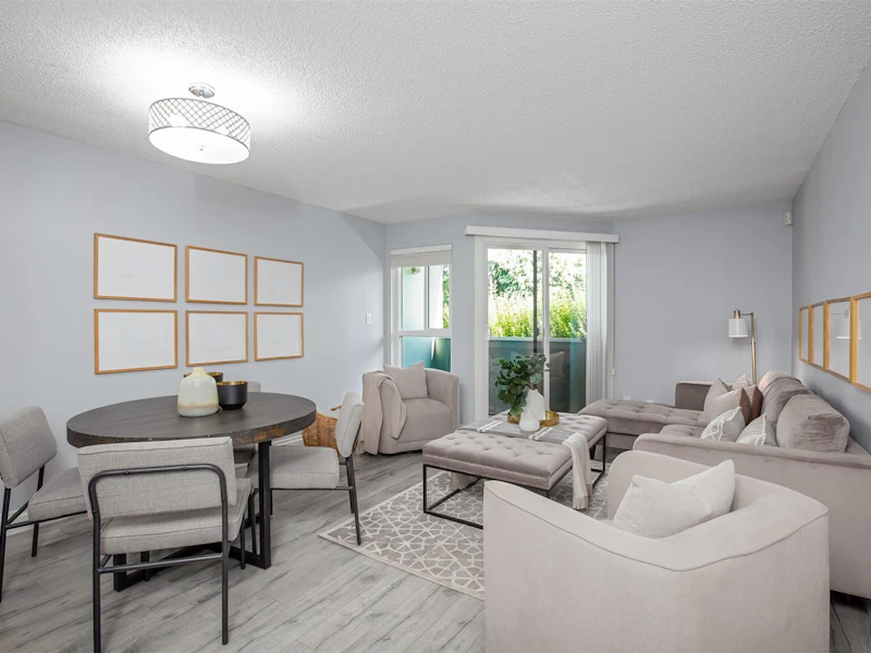 7 - 1870 Yew Street, Vancouver BC V6K 3G2