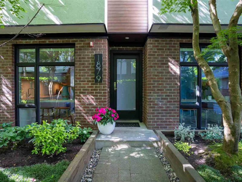 1879 W 2nd Avenue, Vancouver BC V6J 1J1