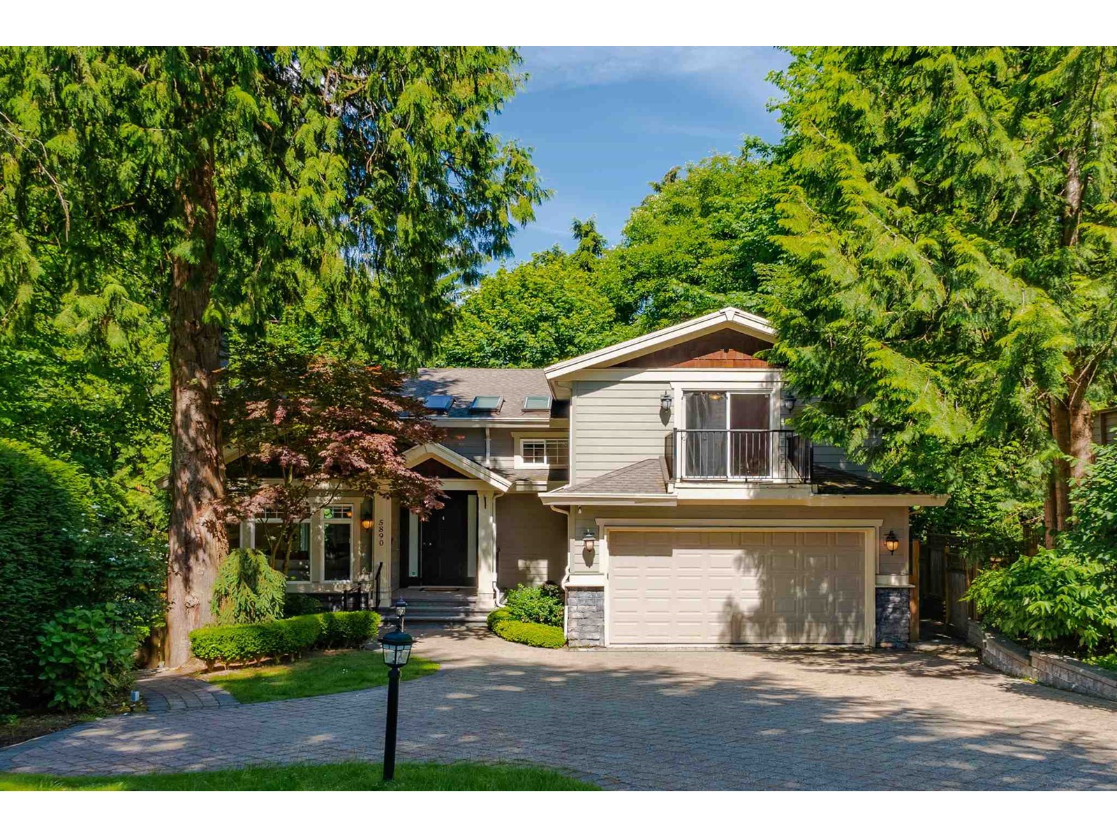 5890 Braemar Avenue, Burnaby, BC, V5E 3L5