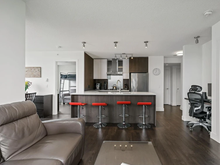 1807-3007 Glen Drive, Coquitlam, BC, V3B 0L8