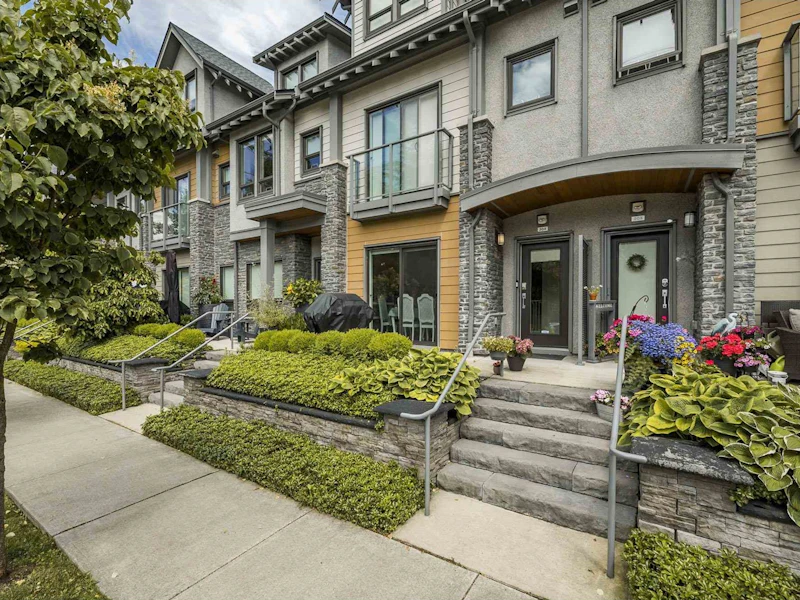 204 - 1738 55a Street, Delta BC V4M 3N2