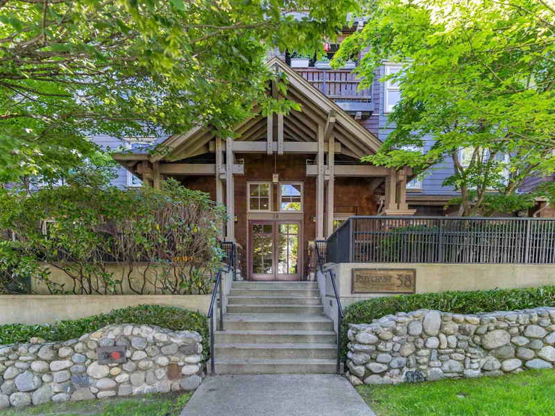 103 - 38 Seventh Avenue, New Westminster BC V3L 5W2