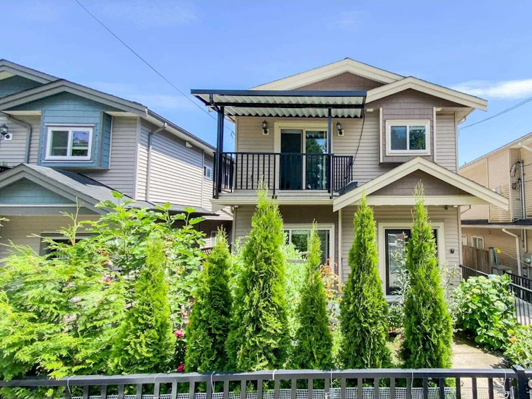 7220 11th Avenue, Burnaby, BC, V3N 2M7