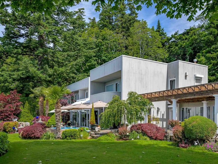 455 Tsawwassen Beach Road, Delta, BC, V4M 4C8
