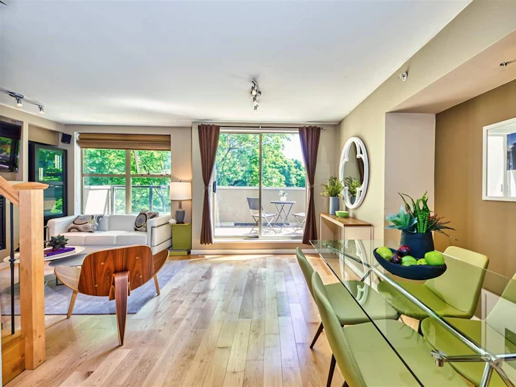 TH8-989 Richards Street, Vancouver, BC, V6B 6R6