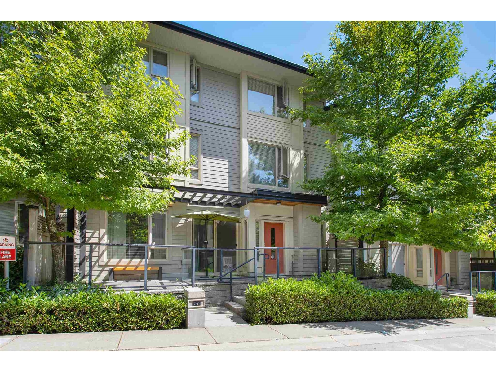 32-9229 University Crescent, Burnaby, BC, V5A 4Z2