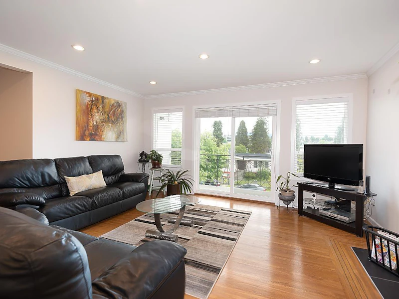 3072 E 14th Avenue, Vancouver BC V5M 2J2