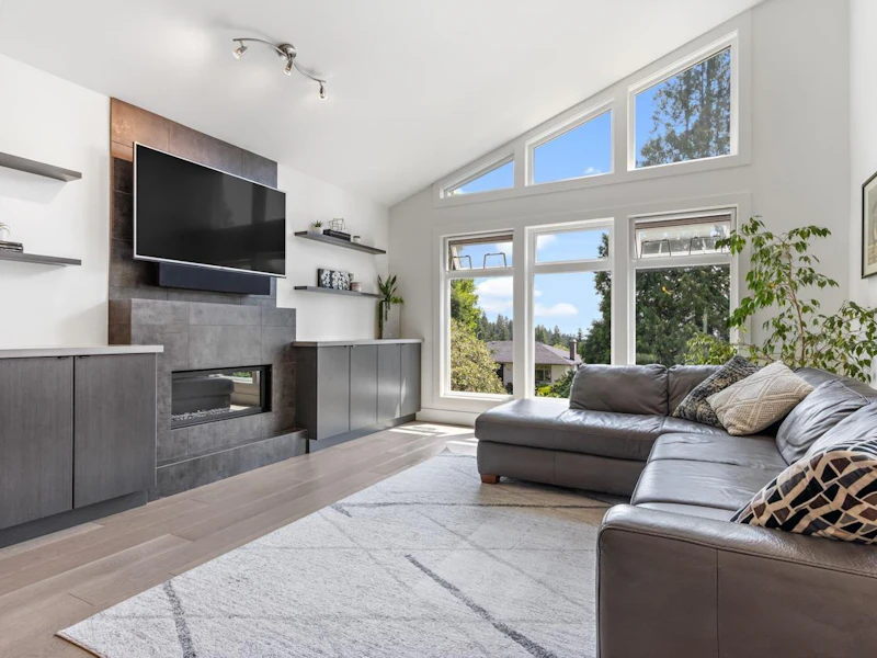 330 E 26th Street, North Vancouver BC V7N 1B1