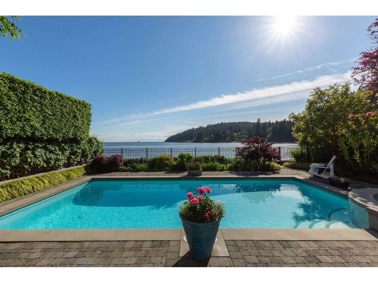 4472 Ross Crescent, West Vancouver, BC, V7W 1B2
