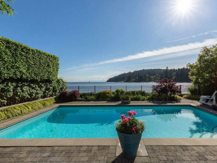 4472 Ross Crescent, West Vancouver, BC, V7W 1B2