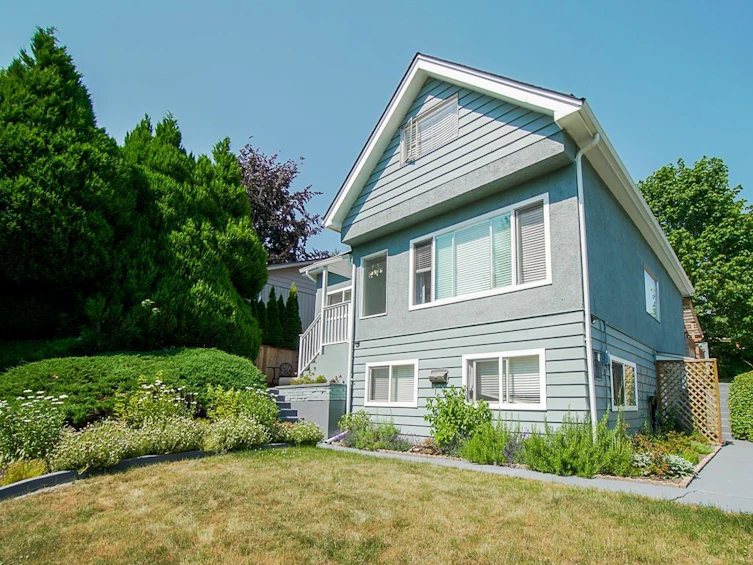 819 Sangster Place, New Westminster, BC, V3L 4L7