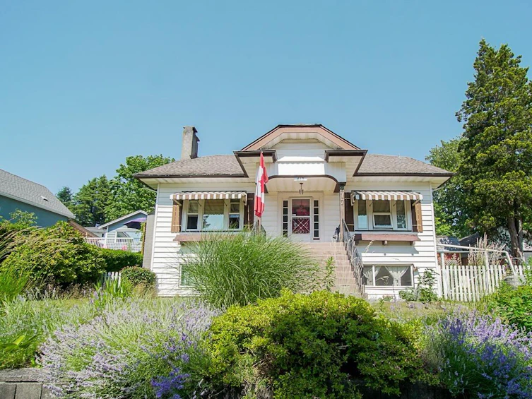 817 Sangster Place, New Westminster, BC, V3L 4L7