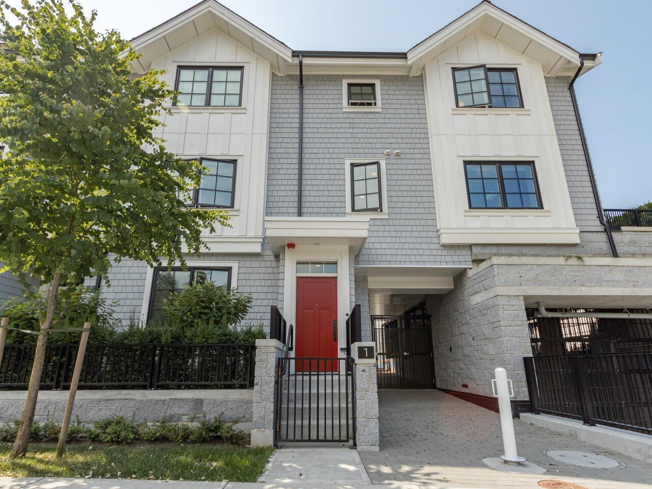 1-1133 Ridgewood Drive, North Vancouver, BC, V7R 0A4