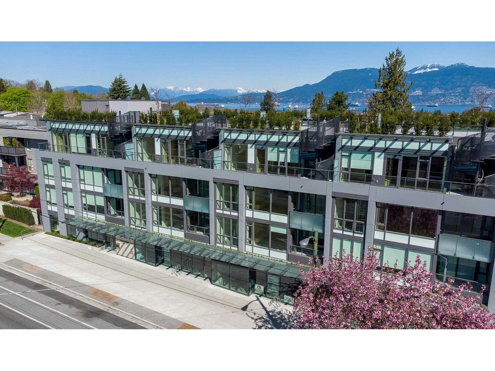 210-3639 West 16th Avenue, Vancouver, BC, V6R 3C3