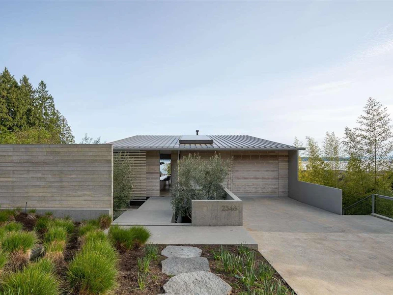 2348 Palmerston Avenue, West Vancouver BC V7V 2W1