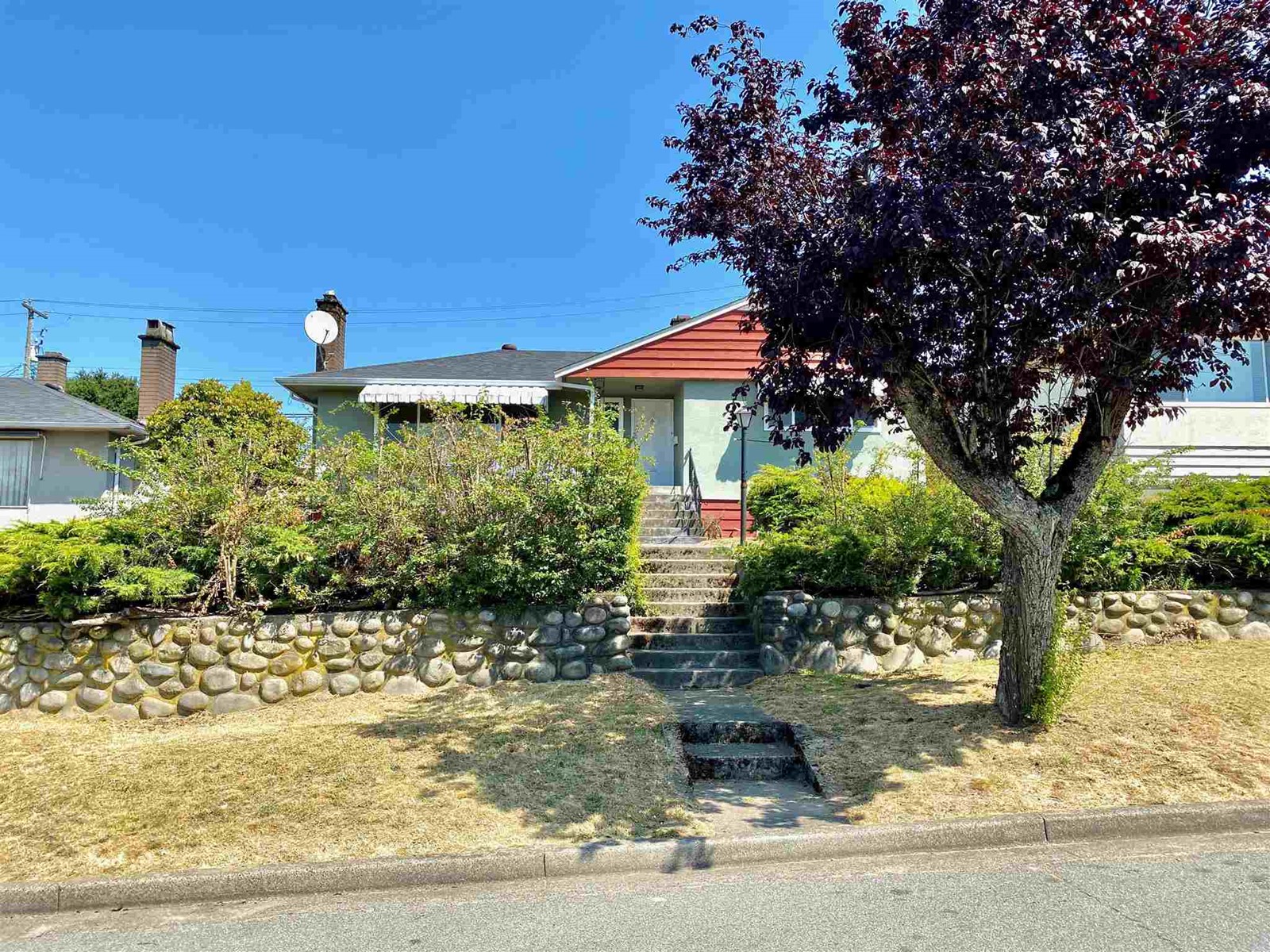 4751 Ridgelawn Drive, Burnaby, BC, V5C 3Y1