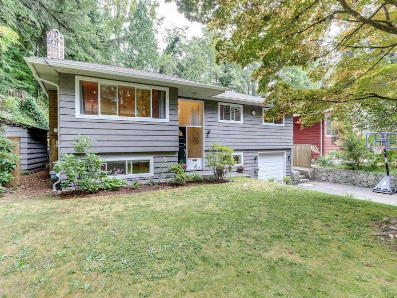 968 Riverside Drive, North Vancouver BC V7H 1V5