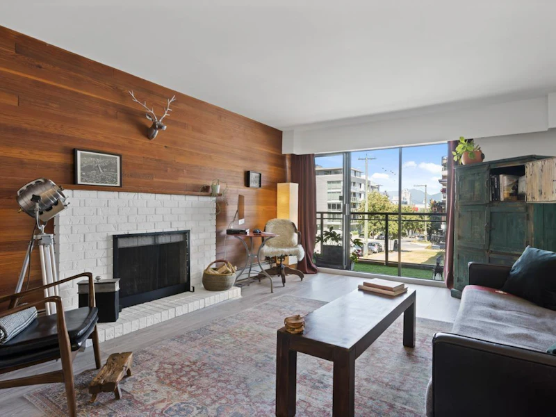 211 - 319 E 7th Avenue, Vancouver BC V5T 1M9
