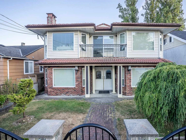 6170 Rumble Street, Burnaby, BC, V5J 2C7