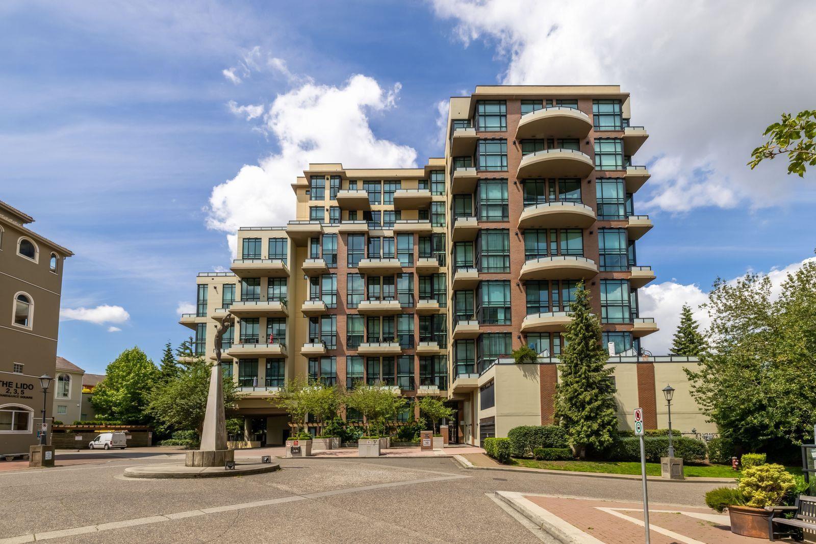 211-10 Renaissance Square, New Westminster, BC, V3M 7B1